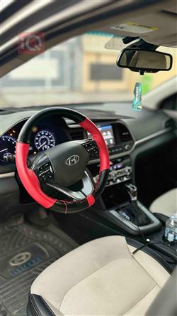هیوندای ئەلەنترا